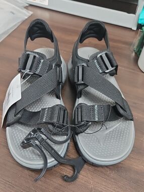 Ozark Trail Size 7 Black Grey Adjustable Sandal